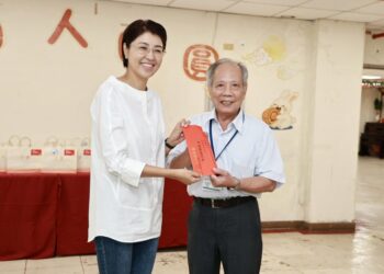 秋節前夕 許淑華縣長走訪社福機構關懷院民贈月餅禮金