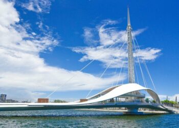 大港橋配合「2025高雄創意造筏競賽」活動  10/25、26下午3時暫停橋體旋轉