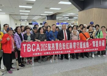 陳光復機場巧遇彩繪人生協會會員 讚揚以樂觀態度迎戰生命挑戰