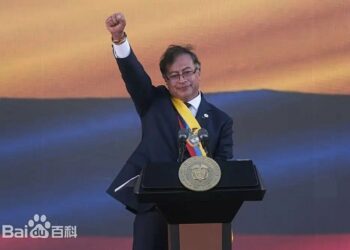 佩特羅強烈回應美方制裁:絕不屈服、將聘律師抗辯
