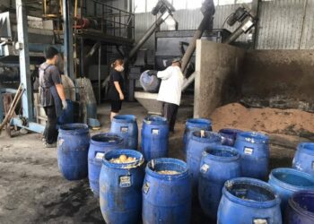 不肖業者強行闖入屏東縣焚化廠偷倒廚餘 環保局當場查獲移送法辦 嚴正譴責違法行徑 呼籲業者勿以身試法