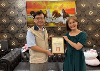 橋頭馬術中心李宜珍董事長善心捐款  溫暖慰助高雄弱勢榮民眷