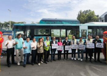 台灣氫能里程碑!國產「氫巴」高雄啟航