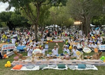 「2025台中市民野餐日」盛大登場！全市29區同步野餐  草地閱讀掀熱潮