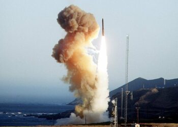 「義勇兵」飛越6700公里 美軍完成例行洲際彈道飛彈測試