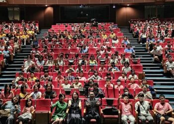 馬戲、現代舞輪番上陣！中市學子從教室走進中山堂感受劇場魅力