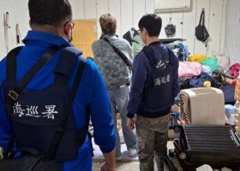 嫌犯狡詐丟棄毒品 海巡全力攔截緝獲