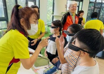 台南虎頭埤智慧眼鏡AI蟋蟀先上線服務