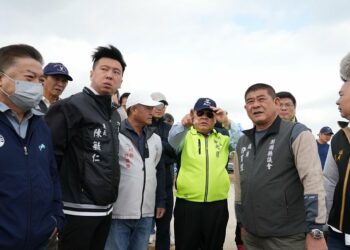 許育愷議員縣政總質詢移師北寮 陳光復實地考查海岸侵蝕及砂石處理問題