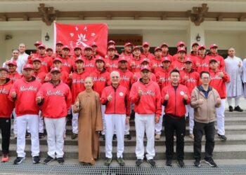 南華大學棒球隊授旗祈福　蓄勢待發力拼大專盃旗開得勝