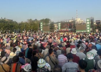 延續岡山氣勢  逾萬人湧進林岱樺旗山造勢場