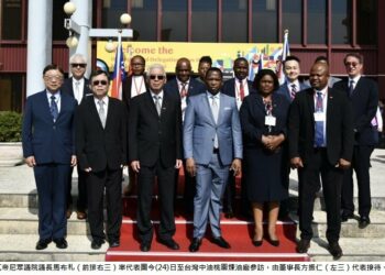 史瓦帝尼眾議院議長馬布札率代表團 參訪中油桃園煉油廠