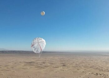 全球最大高空發電捕風傘試驗成功 內蒙古啟建新能源示範電站