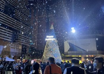 台南南紡聖誕點燈溫馨舉辦