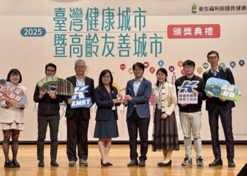 榮耀時刻!高雄輕軌榮獲「114年臺灣健康城市-綠色城市獎」