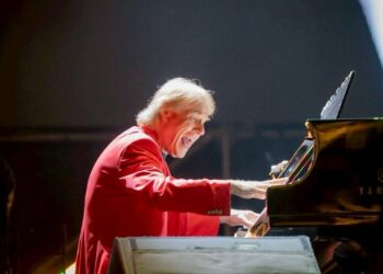 竹北超越竹北最高潮 理查・克萊德門壓軸演出 鄭朝方攜竹北學子共奏城市新樂章