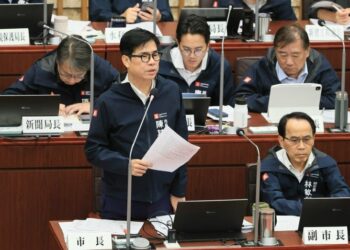 議員建議引進水上觀光運具  陳其邁：結合港區腹地優勢 提升觀光發展潛力