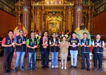 小港醫院攜手紅毛港朝天宮 推出「醫院 × 廟宇」聯名平安符 迎接白沙屯媽祖抵達高雄祈福