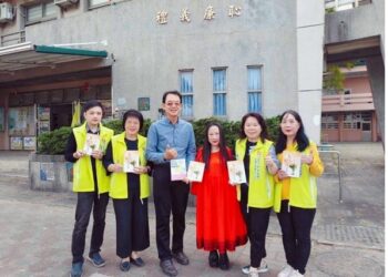 烏林國小歡慶創校50週年「禮義廉恥」揭牌與口足畫家楊恩典生命教育共譜感動時刻