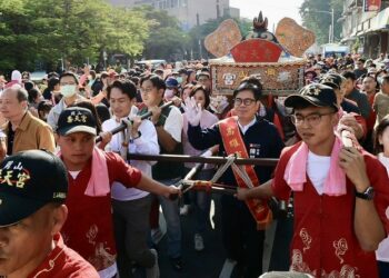高雄三山媽祖暨白沙屯媽祖盛大合體遶境祈福  陳其邁祈願國泰民安、風調雨順