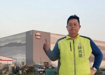 薛兆基拋震撼彈建議中山大學與高雄大學合併，成為「智慧大學城」引領左楠發