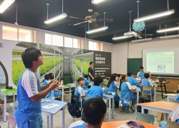 屏縣府合作台塑企業王長庚公益 從在地產業到高科技扎根技藝教育