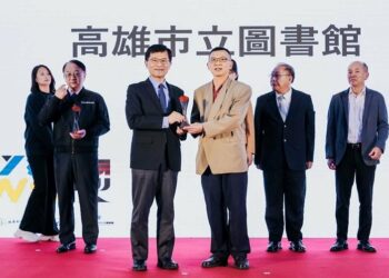 高市圖連續二年榮獲Buying Power特別獎！《聽海說的故事》攜手海委會、中油與社創團體保存林園海洋文化