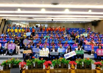 「港動八寶」耀眼登場！小港醫院攜手8個C據點熱舞嗨翻天 展現「醫養整合」健康共榮