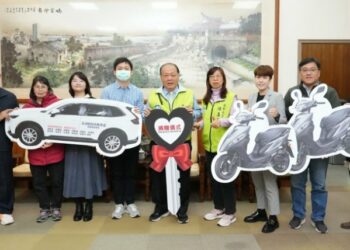 善心人士捐贈服務專車及機車　助力澎湖特殊教育專業服務