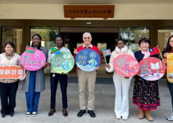 南華大學非洲國際生返母國服務　以「三好、四給」展現永續影響力