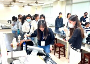 義守大學「義起探索 Future Camp」開箱未來學習樣貌  以大學預修課為核心，陪高中生在升學前先找到方向