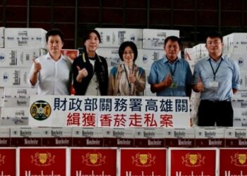 高雄關再傳捷報！緝獲轉口櫃匿藏香菸2,100箱