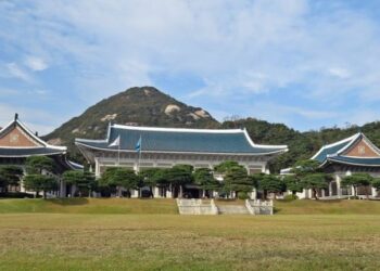 鳳凰旗再度升起　南韓總統府正式遷回青瓦台