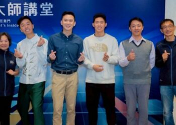 竹北大師講堂首推手語版演講　　無聲讚聲感動全場