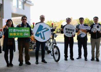 高雄大學攜手高市交通局、微笑單車 率南部之先 導入 YouBike 電輔微型調度車 展現綠色交通 × 校園永續行動力