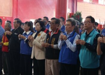 睽違12年縣府再辦跨年晚會 張麗善率縣府團隊赴六房媽紅壇祈福