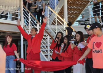 從日本搭乘和平郵輪橫渡太平洋  新年海上迎日出