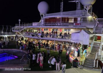 全球最晚的跨年晚會 太平洋上郵輪見聞