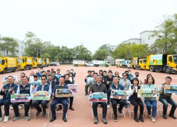 打造獨特風貌 垃圾車變身環保新亮點 嘉義縣美化清運車融入在地特色