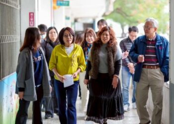 守護學子受教權,分秒必爭!康議長臨時會前夕走訪三校 允諾打造智慧安全校園