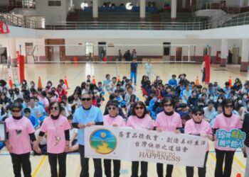 打開「心」視野  嘉市國中小學子蒙眼體驗視障學會同理