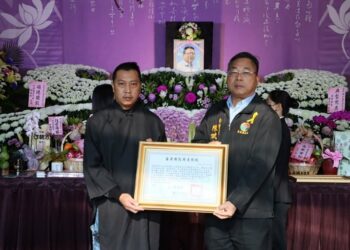 傳統工藝「剪黏」保存者鄭盛宏辭世         苗縣府頒贈褒揚狀