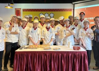 餐飲教育實戰化！開平餐飲學生操盤馬年全手工年菜大秀技藝