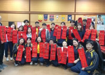 大師無償付出 僑生無價體驗：六信高中力邀林東珪老師親授書法之美