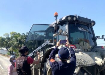 農機清洗再上路 維護道路清潔與行車安全