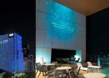 高雄寶藍燈光迎SJ 觀光局嚴查旅宿哄抬房價