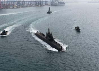 海鯤軍艦完成淺水潛航前置測試  三大系統表現正常