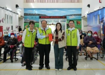 農曆春節前夕陳光復走訪6家社福機構  致贈春節禮金傳遞溫暖關懷