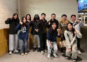 南華大學生死系社工組寒冬送暖 走入街頭實踐生命關懷