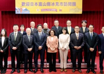 日本富山縣氷見市長一行到訪 康裕成議長:再續百年情誼